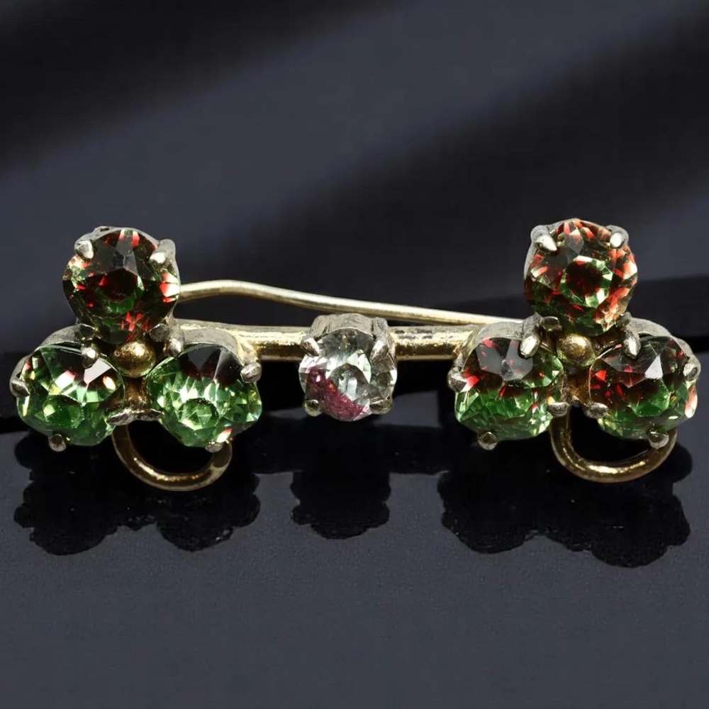 Vintage MCM Bar Brooch Pendant w/Red Green Color Changing Rhinestones 1.5"